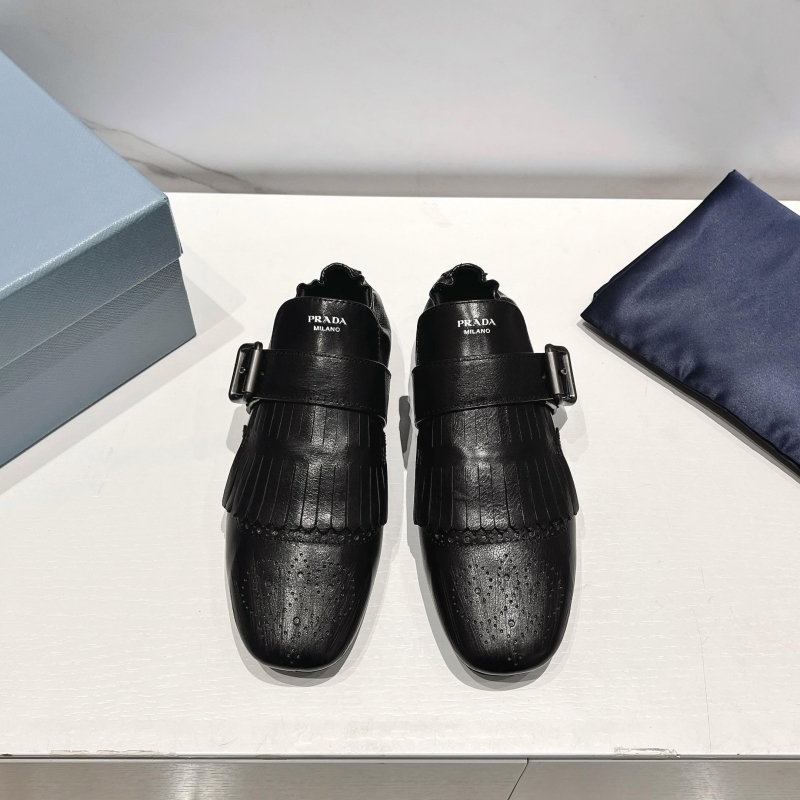 Pra*a leather shoes
